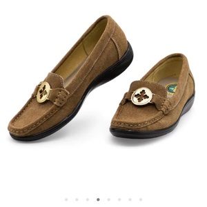 Like new 8 Charleston Shoe Co Lexington Loafer Tan Suede